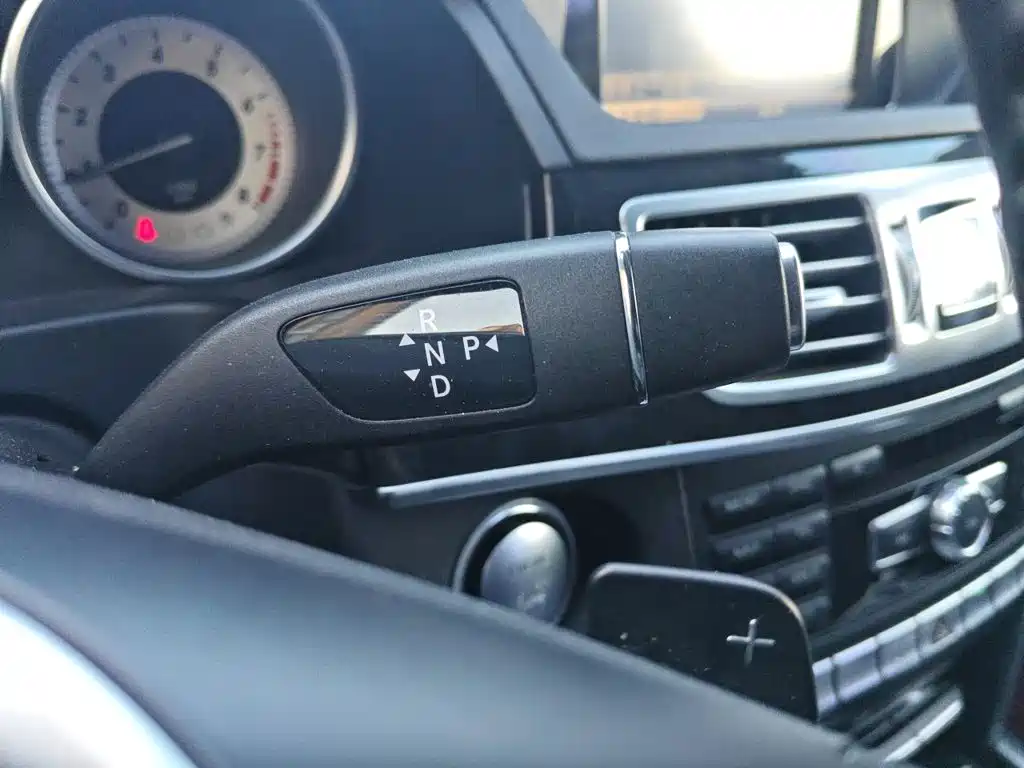 Mercedes-Benz E-Class 2015 — фото 7