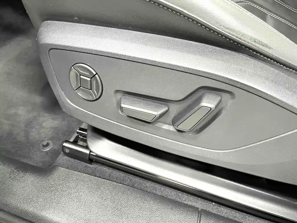 Audi Q3 Sportback 2021 — фото 11