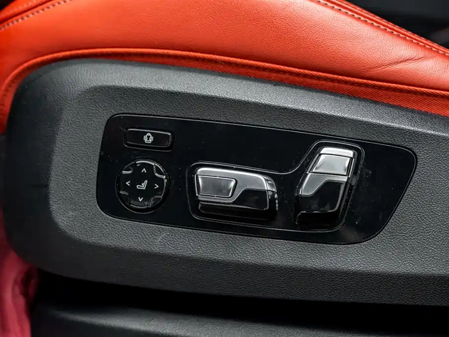 BMW XM 2024 — фото 14