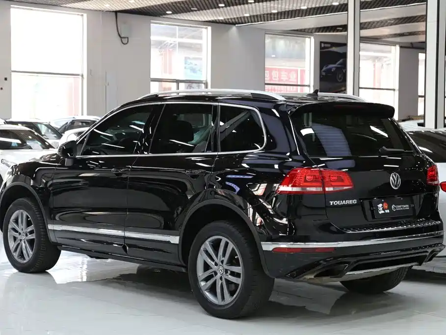 Volkswagen Touareg 2019 — фото 19