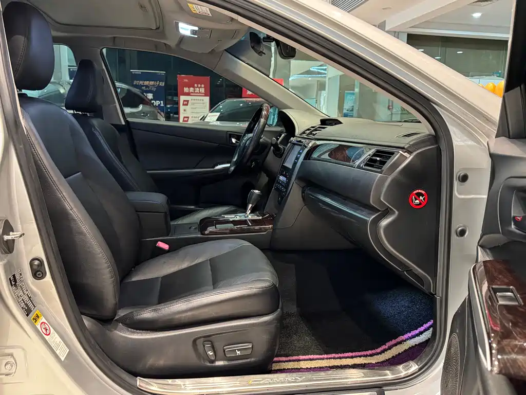 Toyota Camry 2016 — фото 20