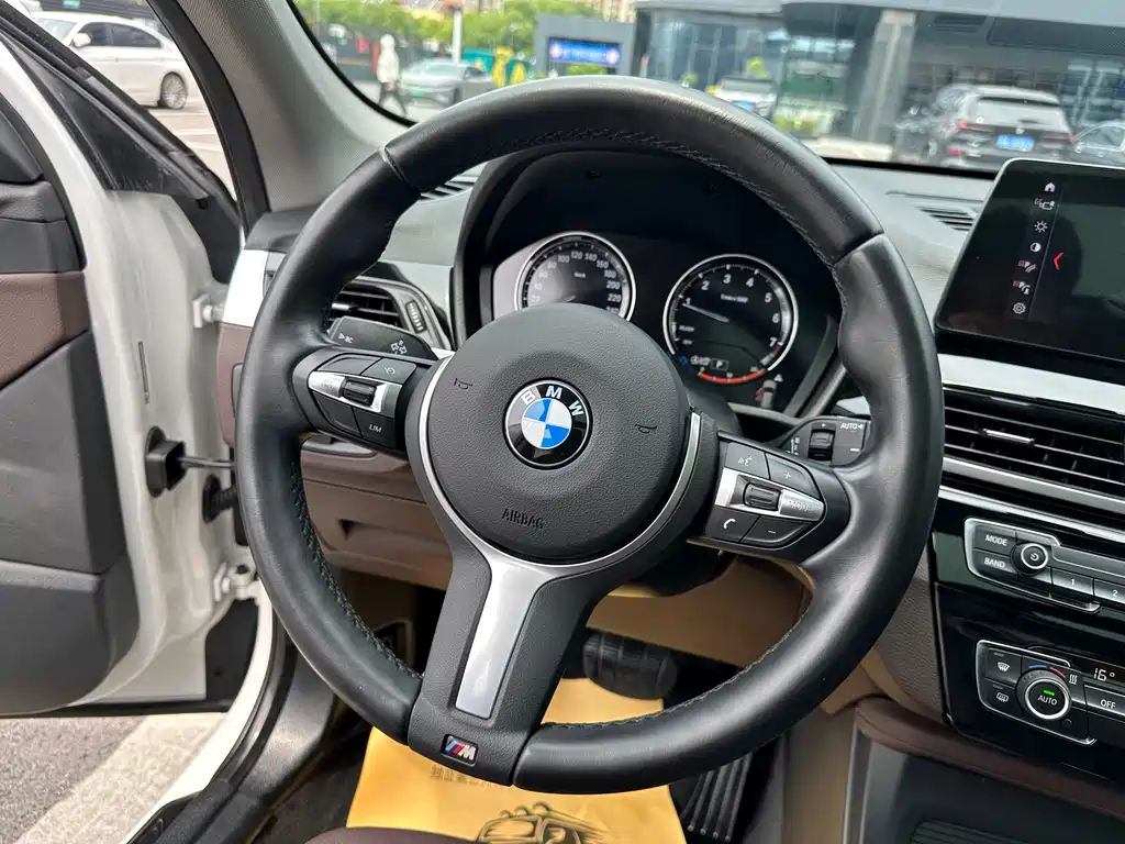 BMW X1 2022 — фото 14