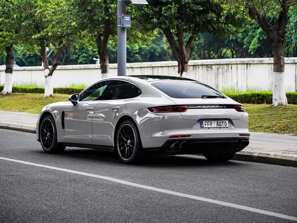 Porsche Panamera 2018 — фото 3