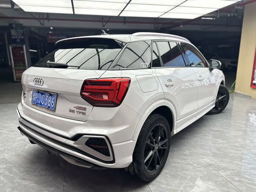 Audi Q2L 2022