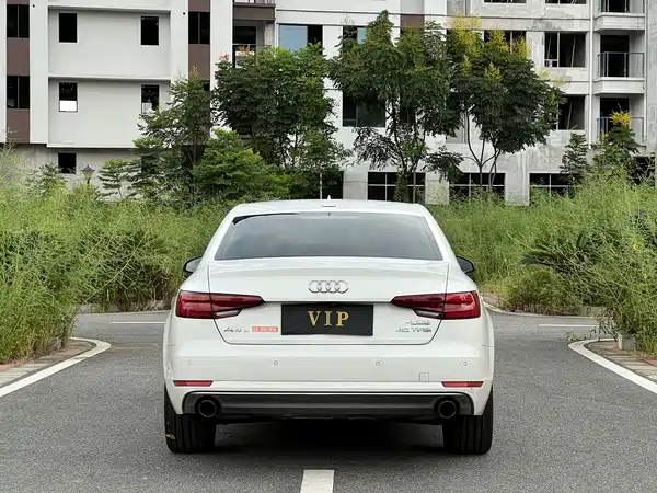 Audi A4L 2018