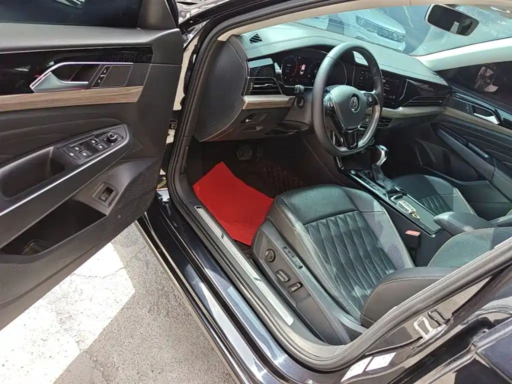 Volkswagen Passat 2019 — фото 16