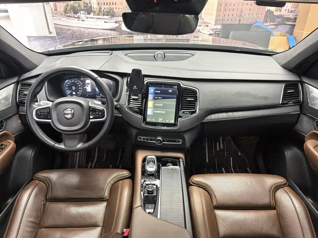Volvo XC90 PHEV 2022 — фото 20