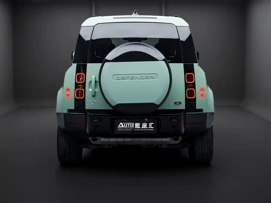 Land Rover Defender 2023 — фото 4