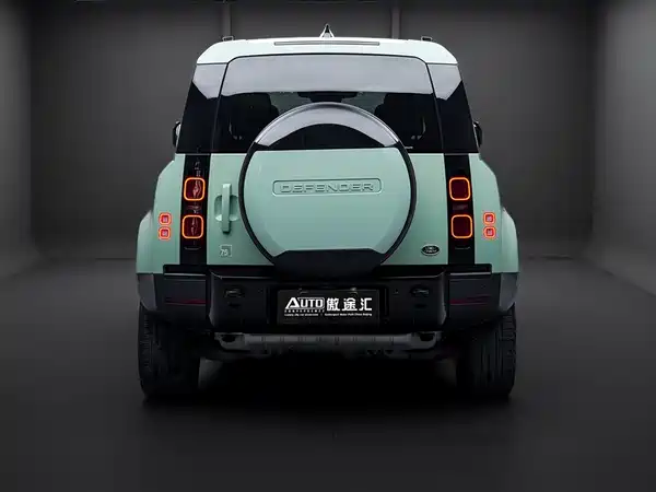 Land Rover Defender 2023