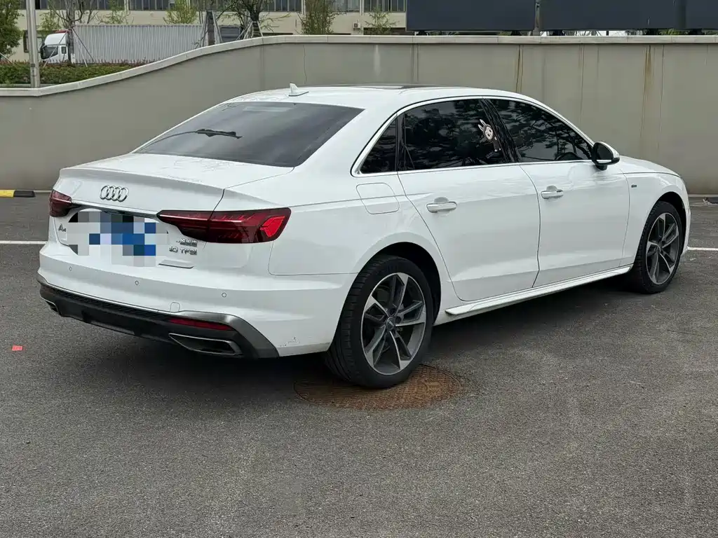 Audi A4L 2021 — фото 12