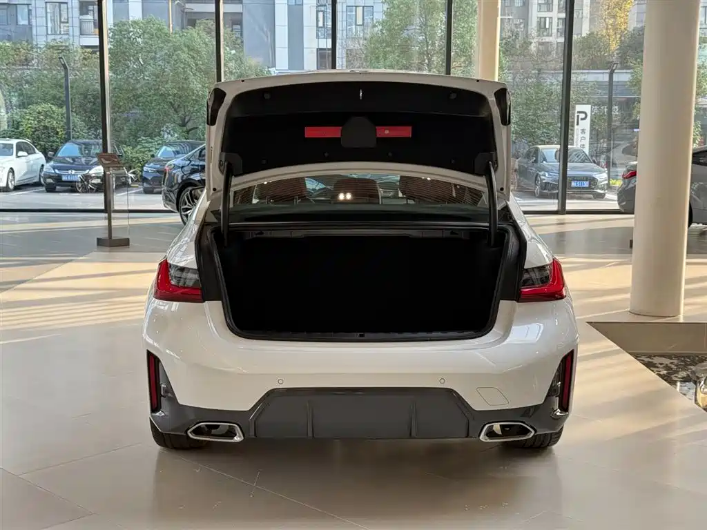 BMW 3 Series 2024