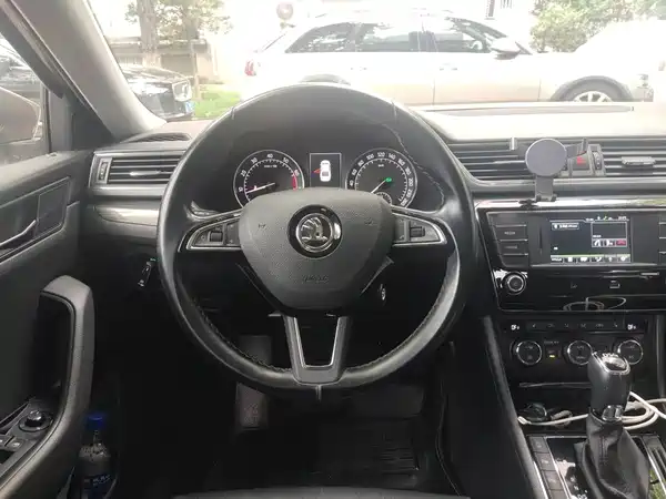 Skoda Superb 2016
