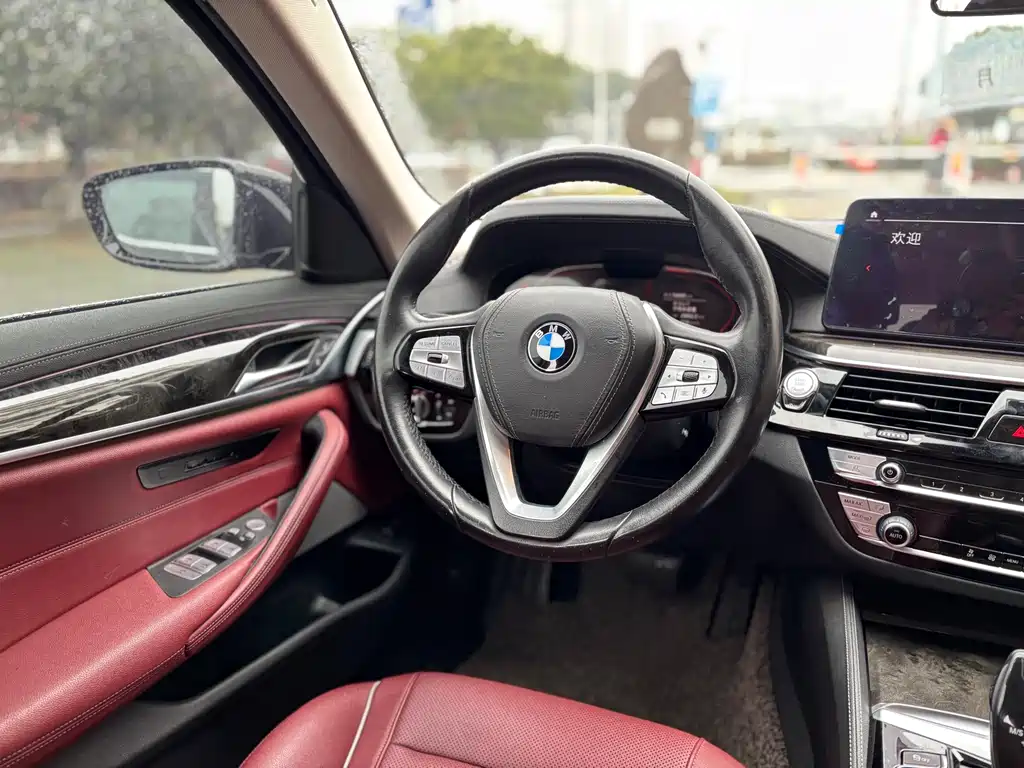 BMW 5 Series 2021 — фото 12