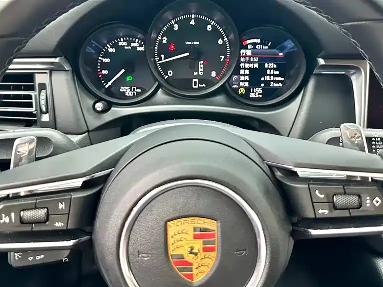 Porsche Macan 2022 — фото 14