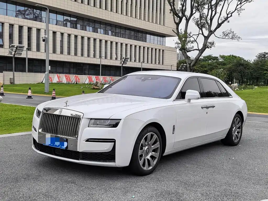 Rolls-Royce Ghost 2025