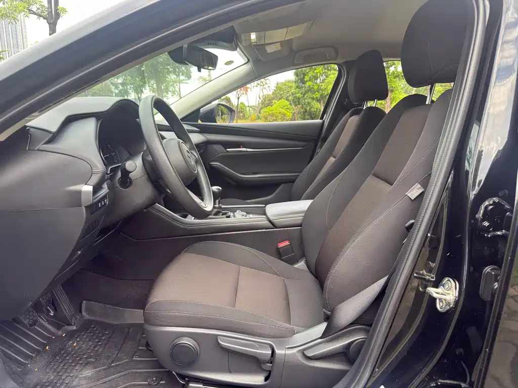 Mazda 3 Axela 2024