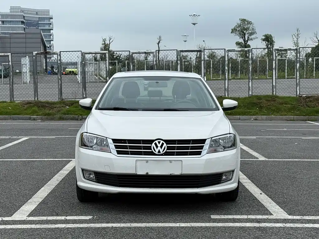 Volkswagen Lavida 2015