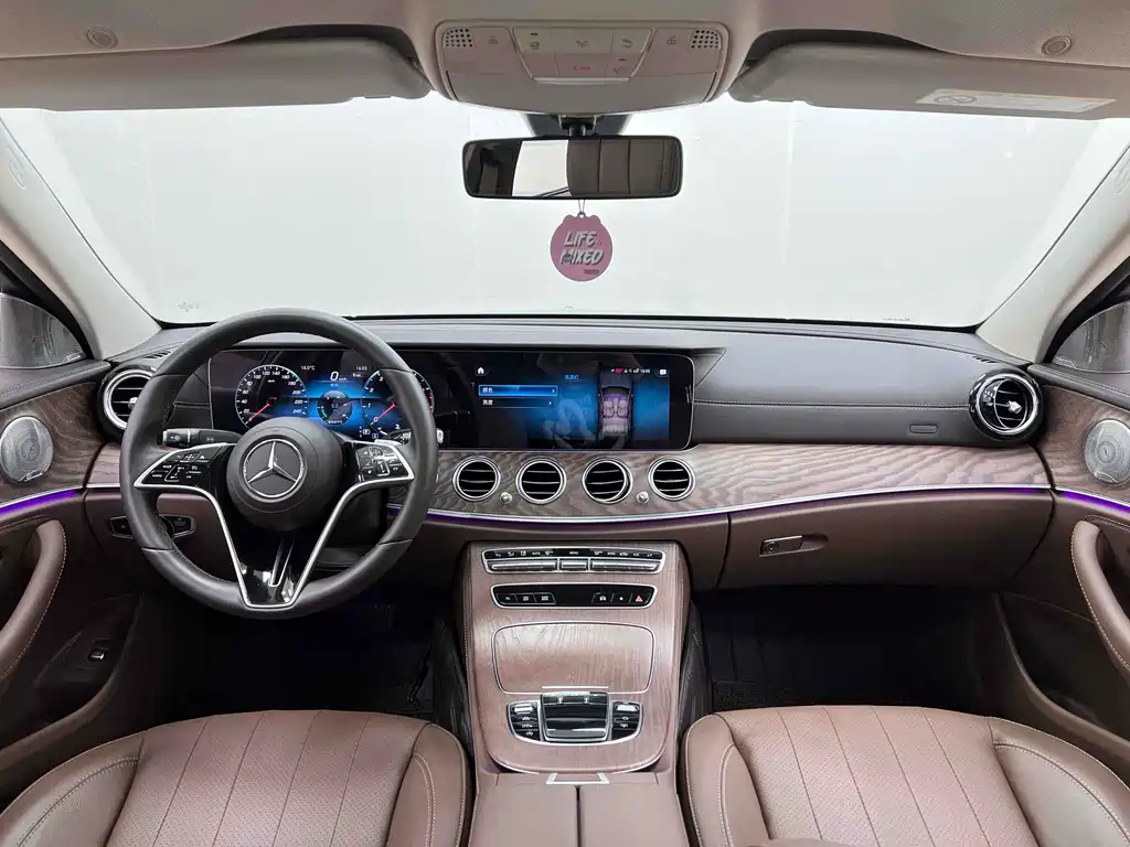 Mercedes-Benz E-Class 2023 — фото 20