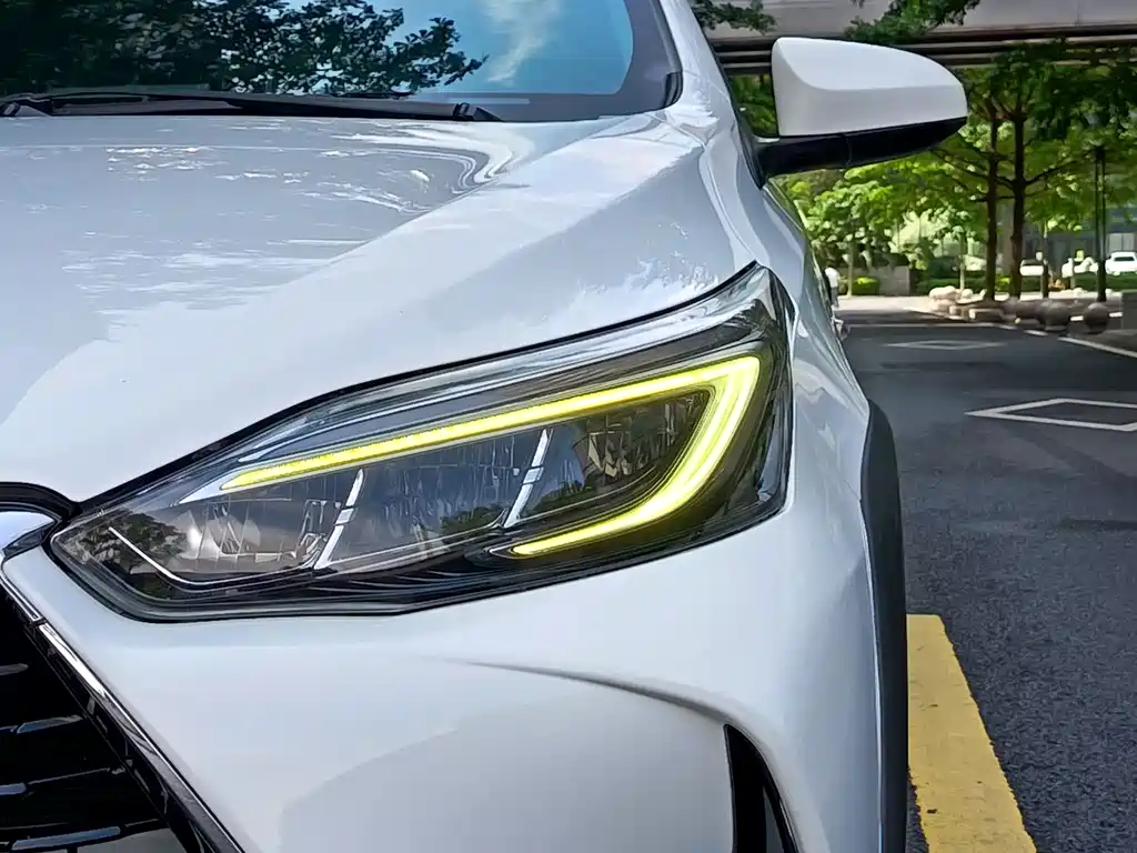 Toyota Yaris L 2020 — фото 13