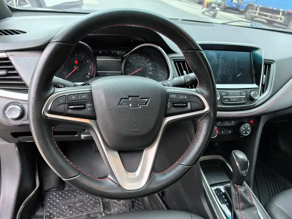 Chevrolet Monza 2019 — фото 17
