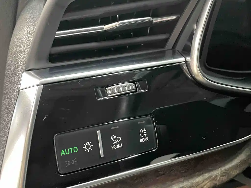 Audi Q7 2023 — фото 14