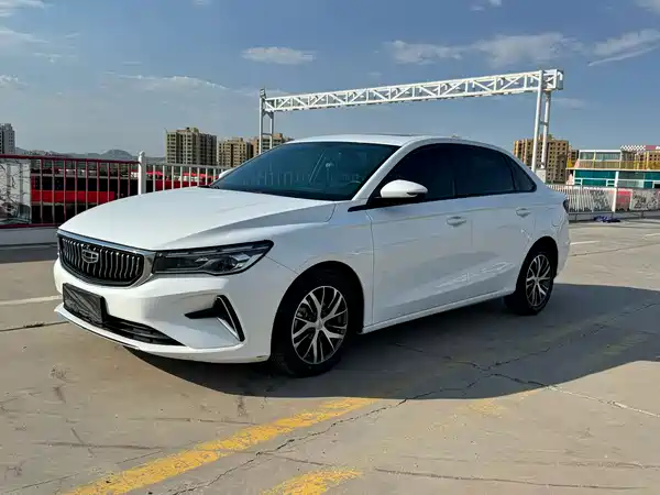 Geely Emgrand 2023