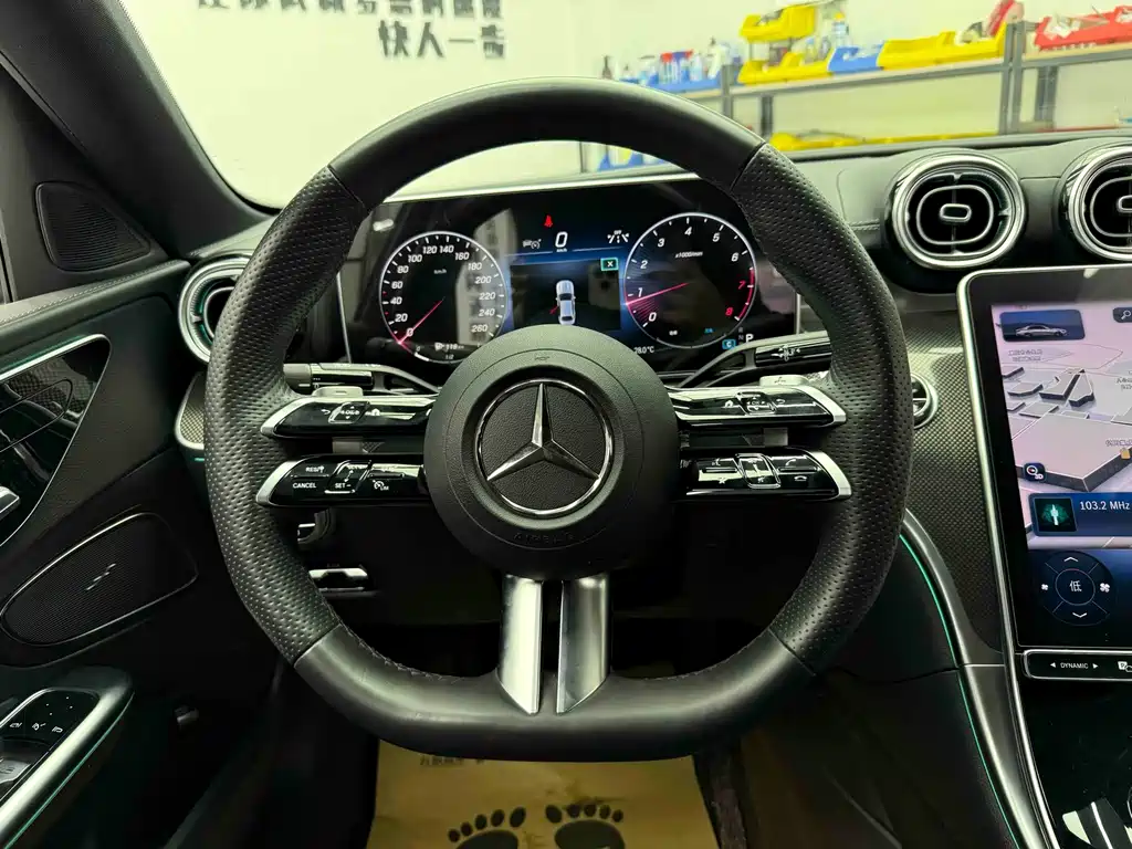 Mercedes-Benz C-Class 2023 — фото 9