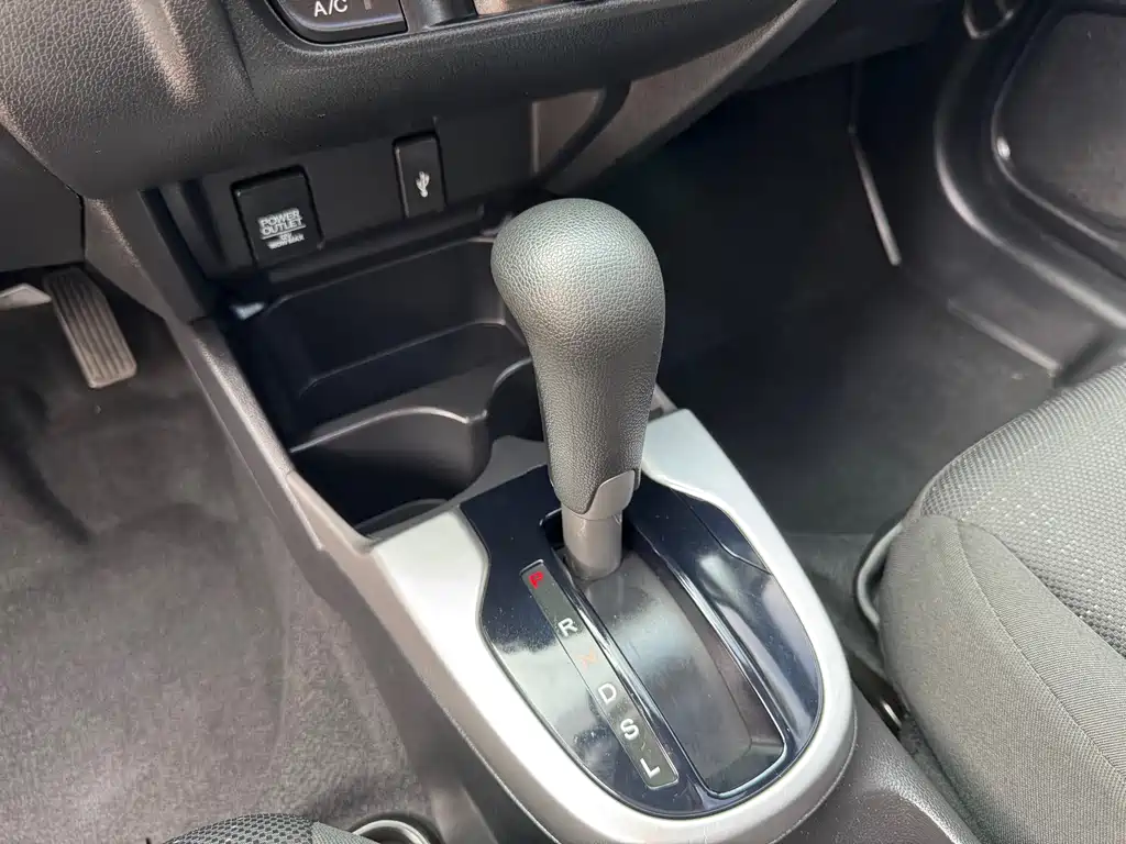 Honda Fit 2016 — фото 13