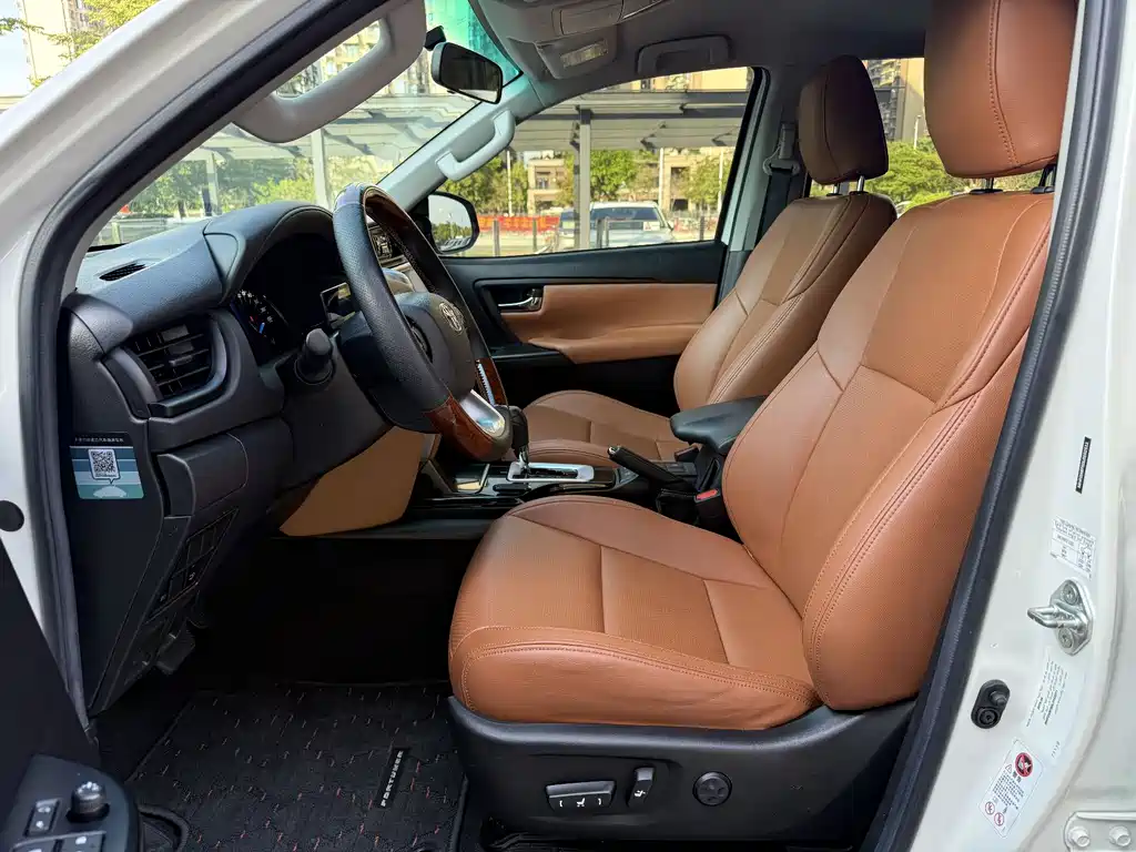 Toyota Fortuner 2020 — фото 14