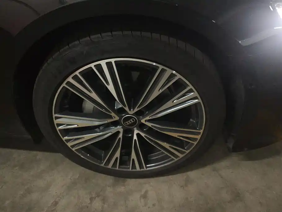 Audi A6L 2025