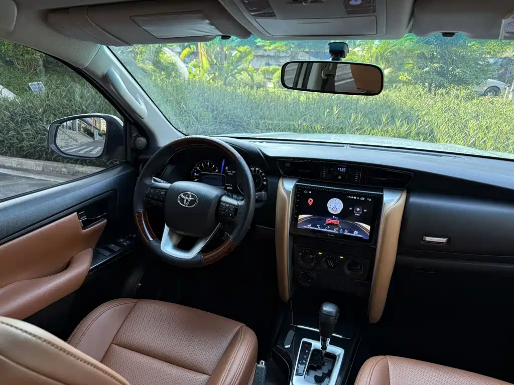 Toyota Fortuner 2020 — фото 8