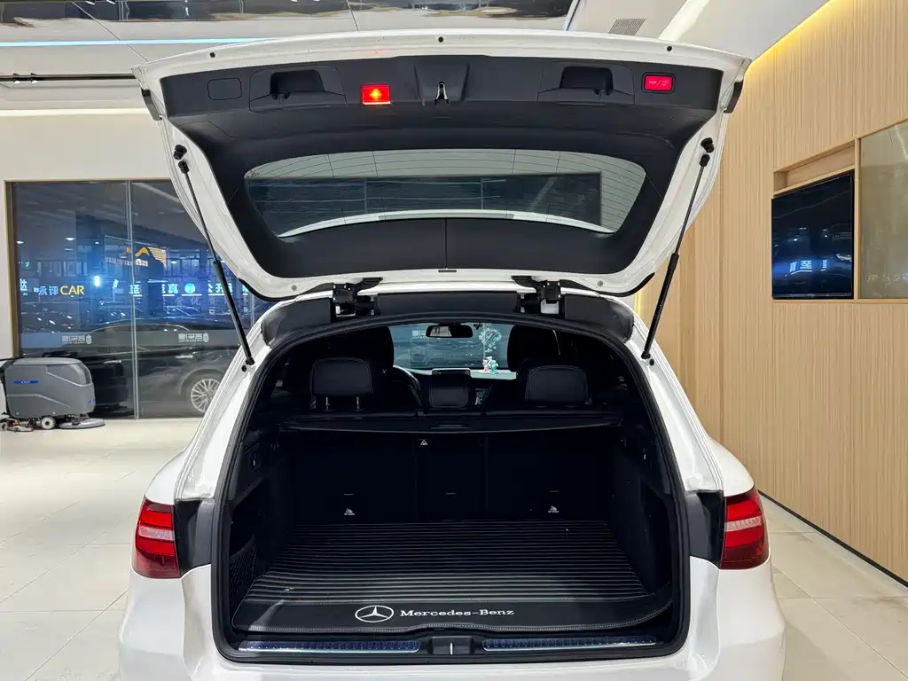 Mercedes-Benz GLC 2019 — фото 18