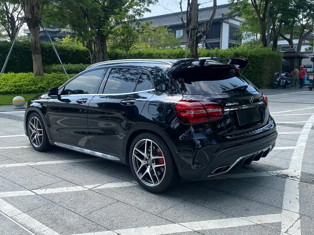 Mercedes-Benz GLA AMG 2020 — фото 6