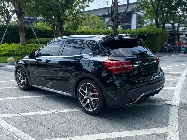 Mercedes-Benz GLA AMG 2020