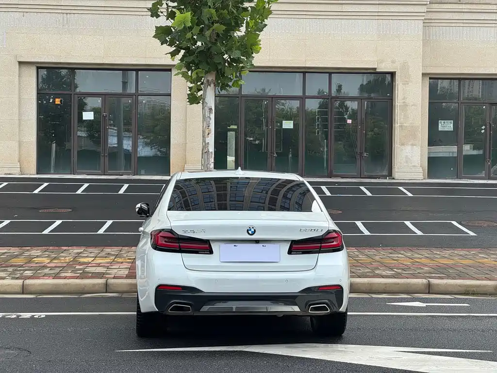 BMW 5 Series 2023 — фото 15