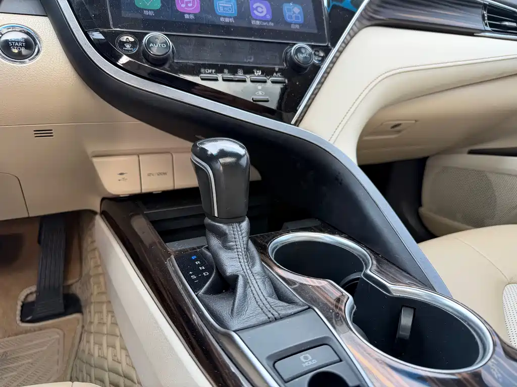 Toyota Camry 2018 — фото 14