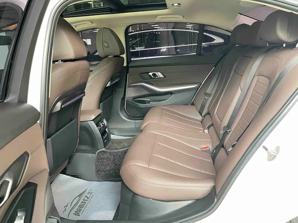 BMW 3 Series 2020 — фото 16