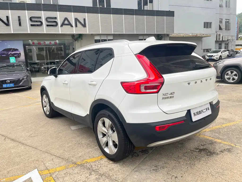 Volvo XC40 2019 — фото 6