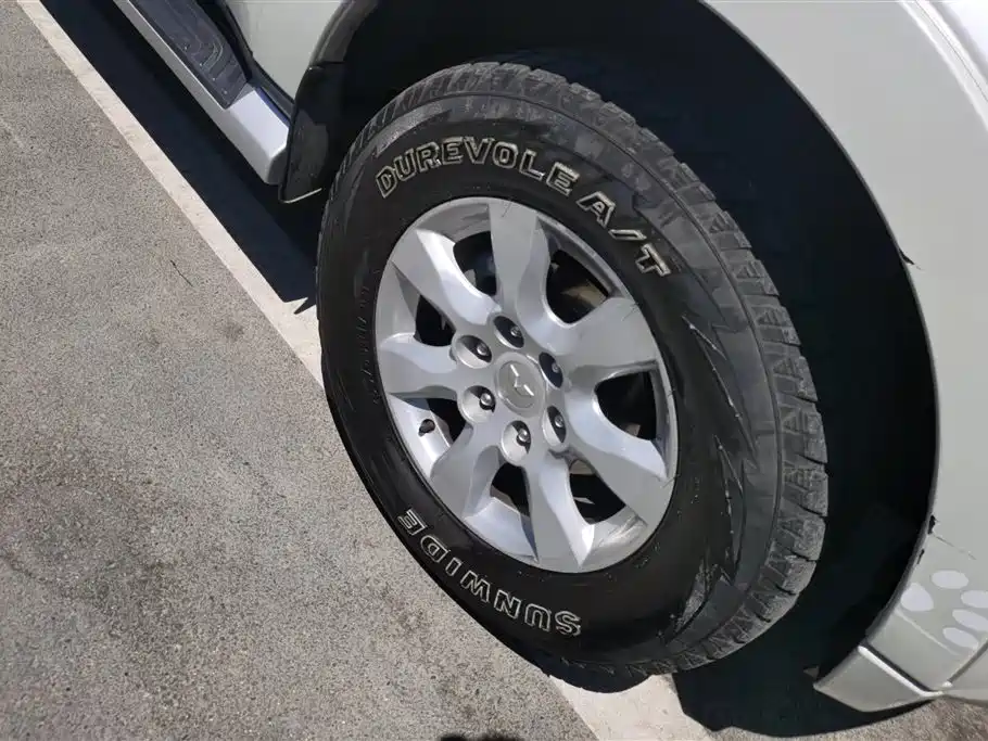 Mitsubishi Pajero 2018