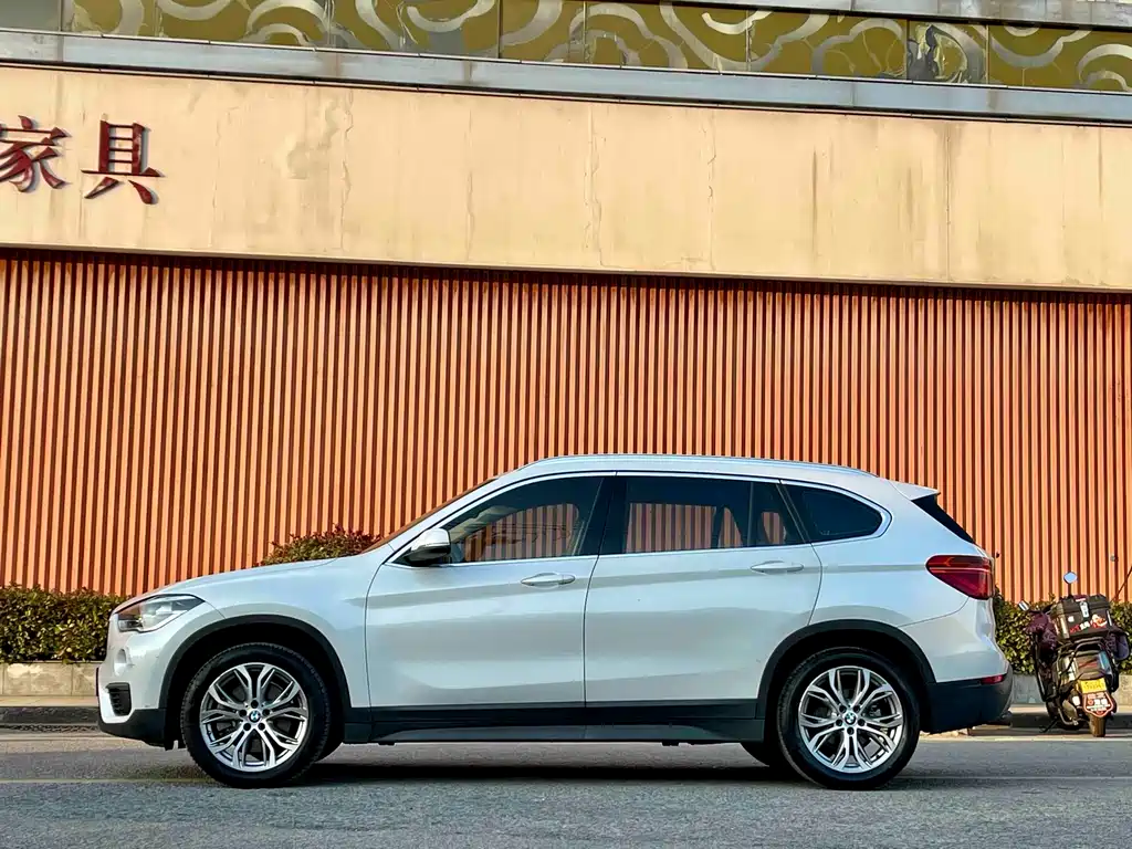BMW X1 2019 — фото 4