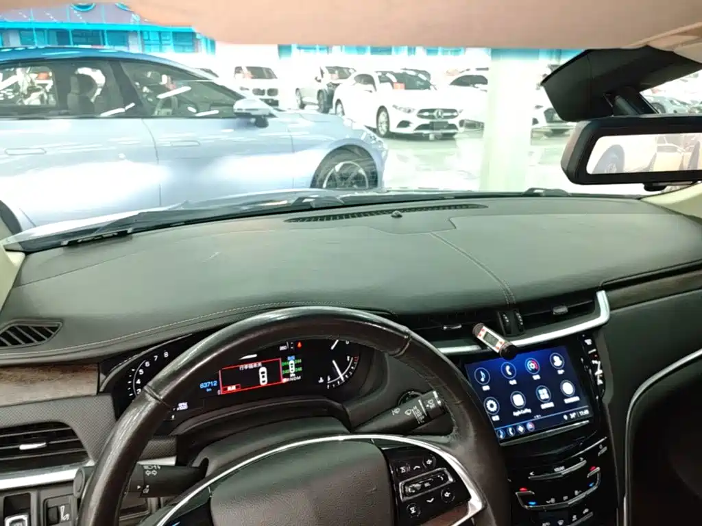 Cadillac XTS 2018 — фото 10