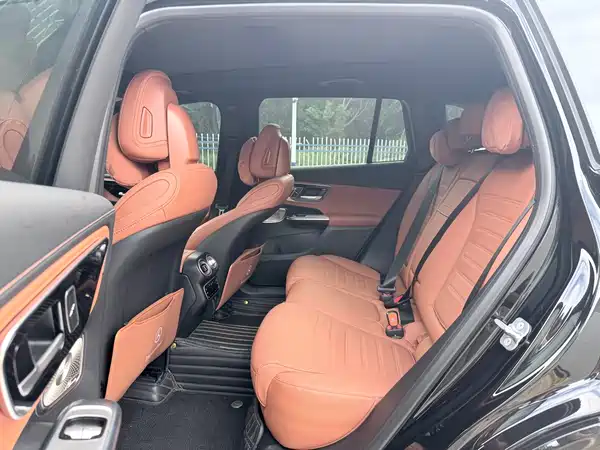 Mercedes-Benz GLC 2025