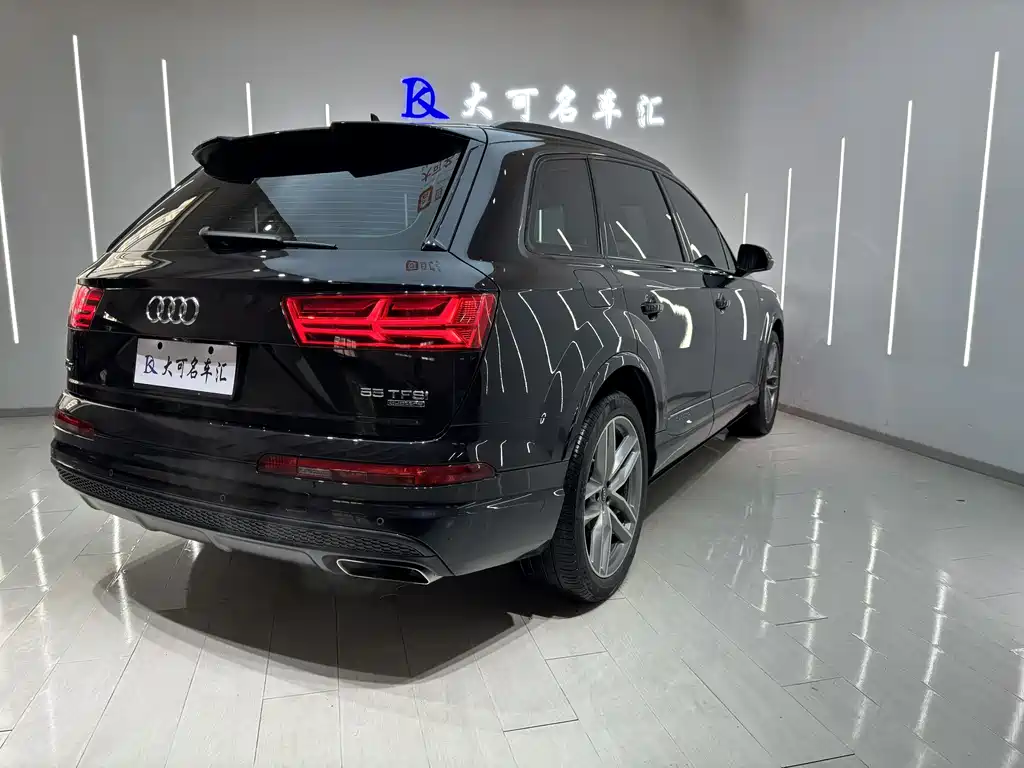 Audi Q7 2020 — фото 9