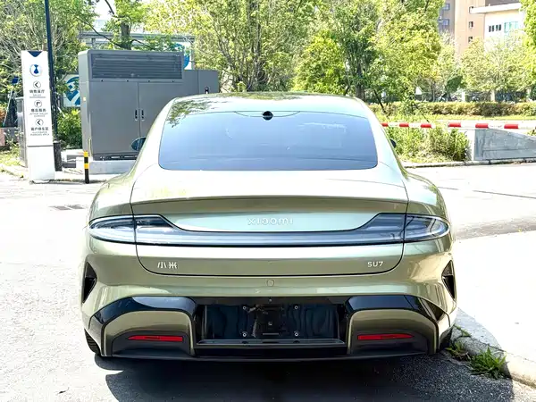 Xiaomi SU7 2025