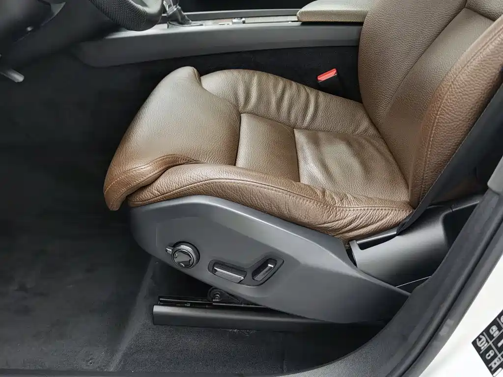 Volvo XC60 2020 — фото 20