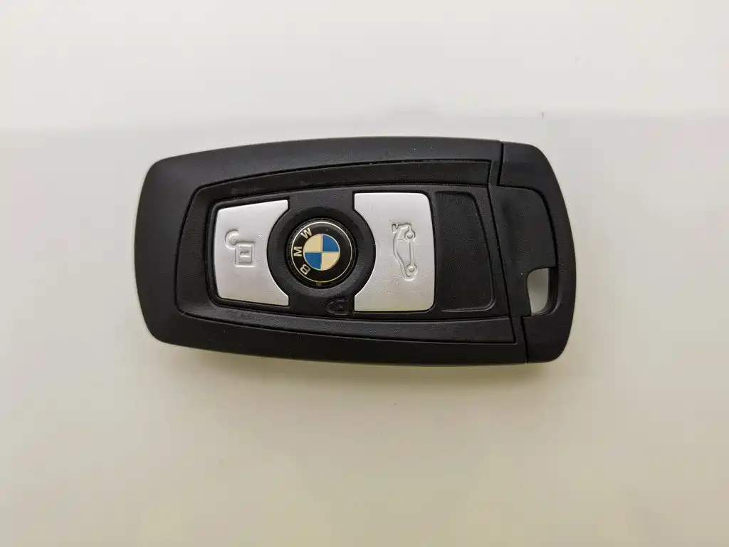 BMW 3 Series 2017 — фото 19