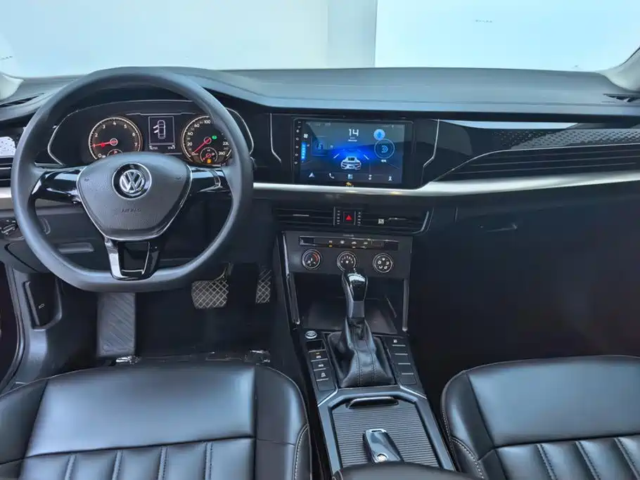 Volkswagen Passat 2019 — фото 12