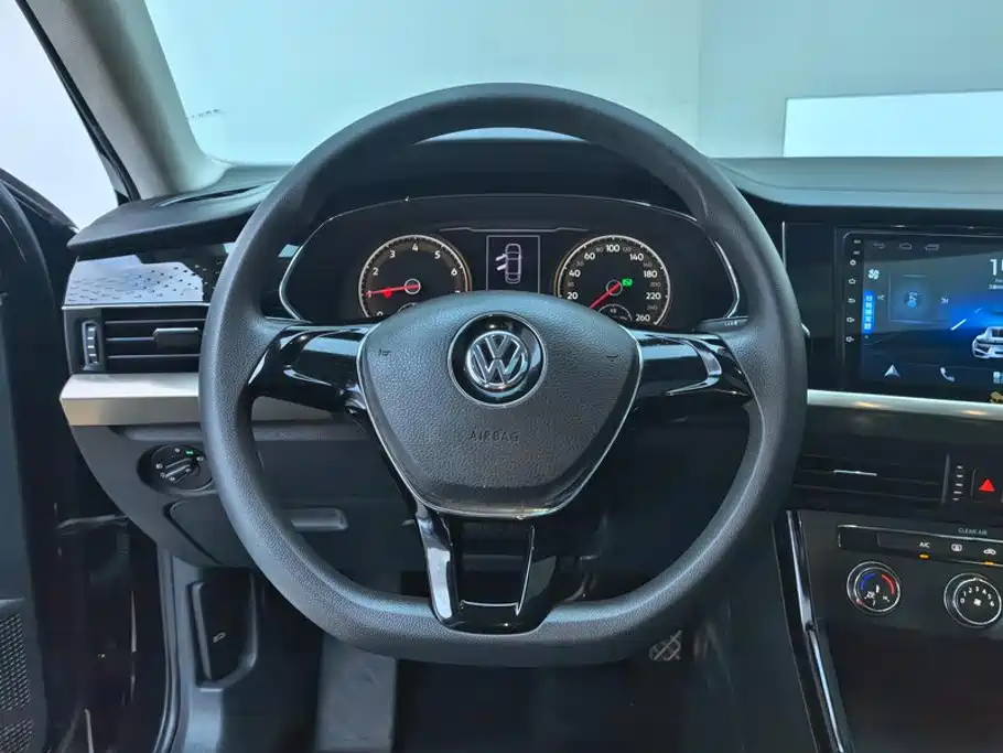 Volkswagen Passat 2019 — фото 15