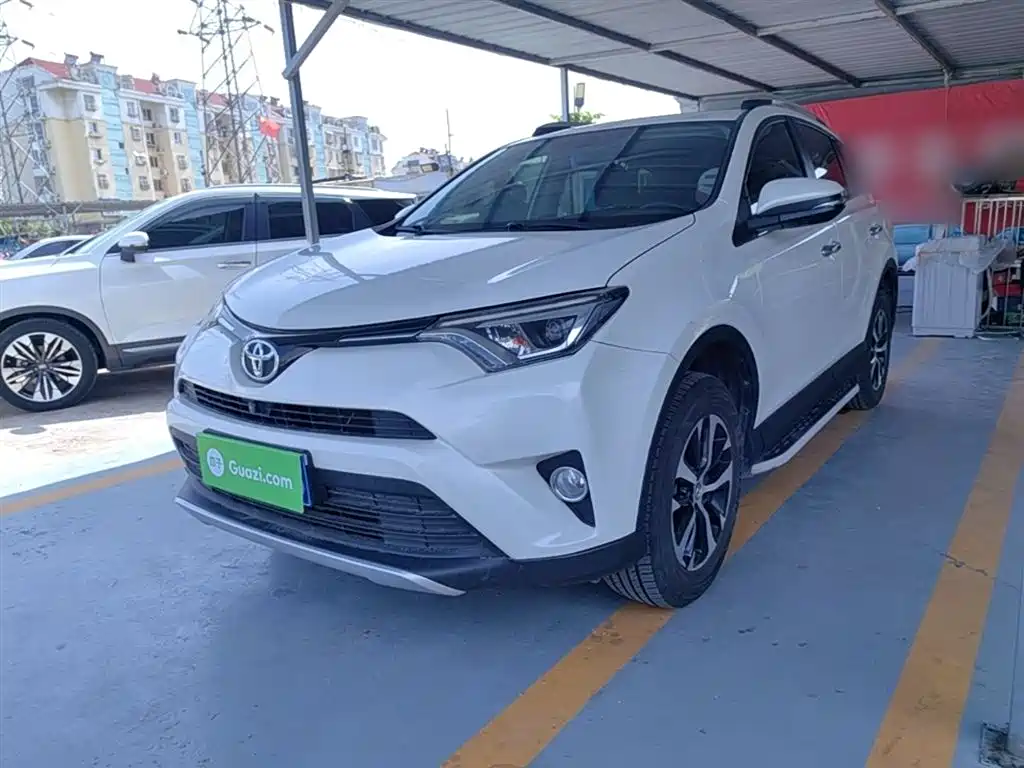 Toyota RAV4 2017 — фото 1