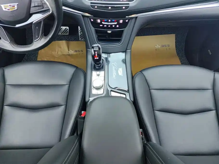 Cadillac XT5 2021 — фото 16